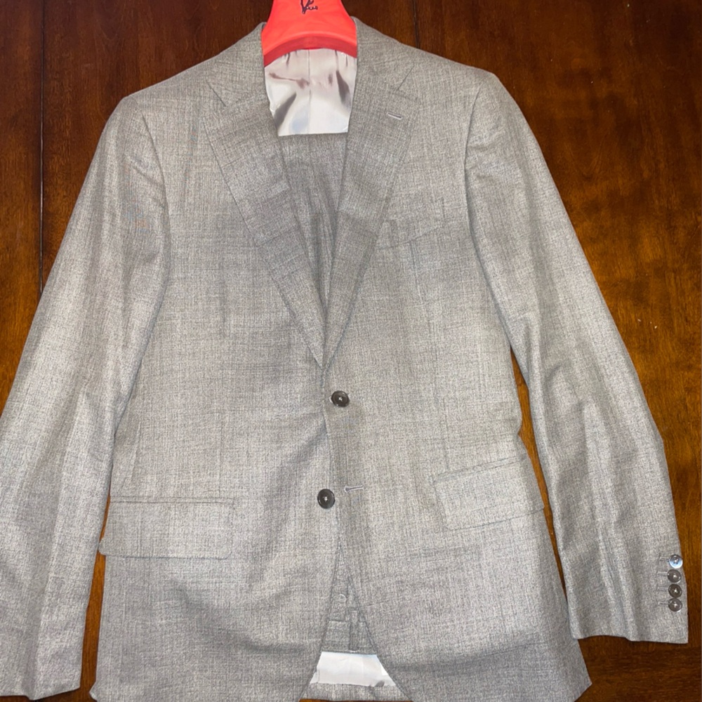 Isaia Suit Gray Size 50 8R EU ‘Sanita’ Wool Silk 2 Button Suit Made in Italy